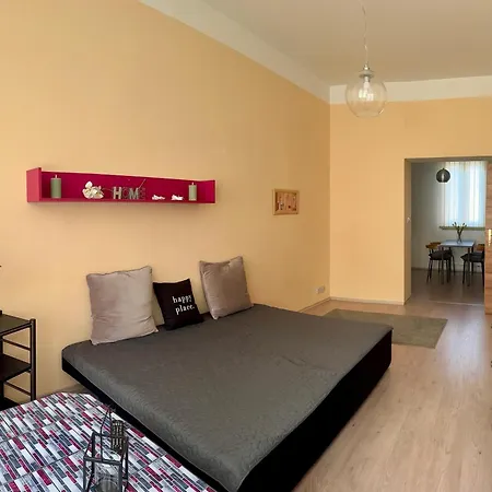 Apartment Golden X Cross