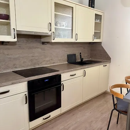 Golden X Cross Apartment *