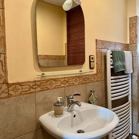 Golden X Cross Apartment *
