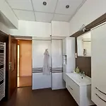 Apartament Golden X Cross *