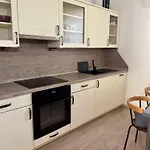 Golden X Cross Apartament *