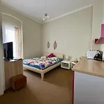 Apartament Golden X Cross *