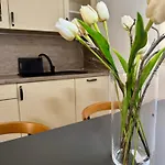 Apartament Golden X Cross *
