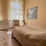 Golden X Cross Apartament *