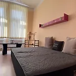Golden X Cross Apartament