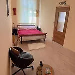 Apartament Golden X Cross *