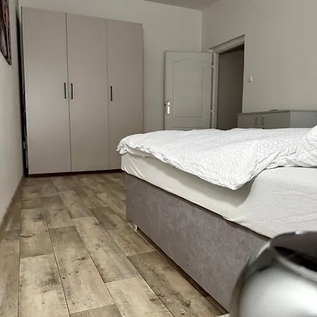 Apartman Golden X Cross