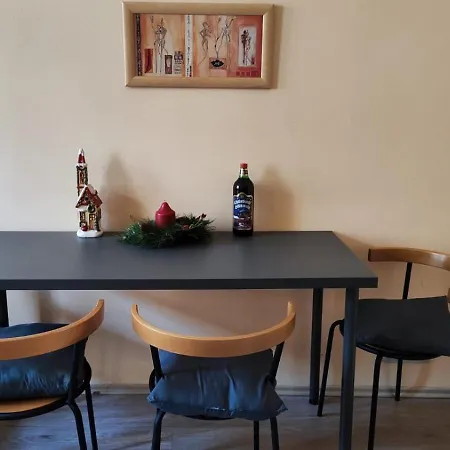 Golden X Cross Apartment